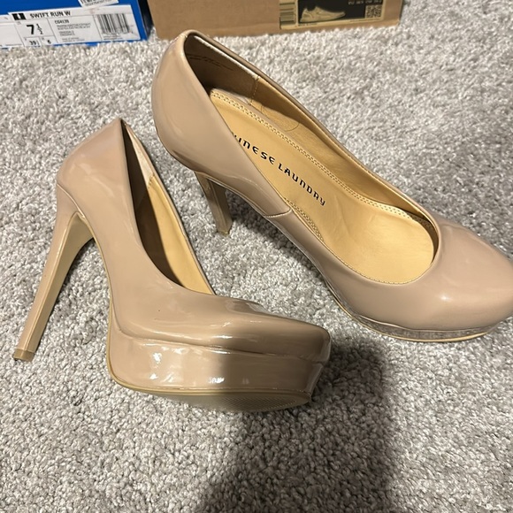 Dress shoes - Picture 2 of 3